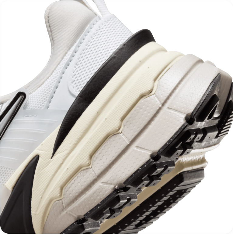 Nike V2K Run White/Metallic Silver